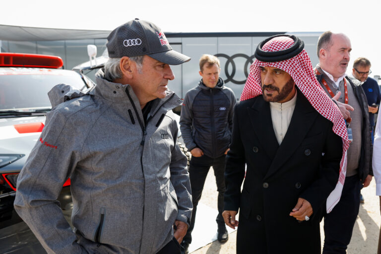 Carlos Sainz döntött és nem indul az FIA elnökválasztáson