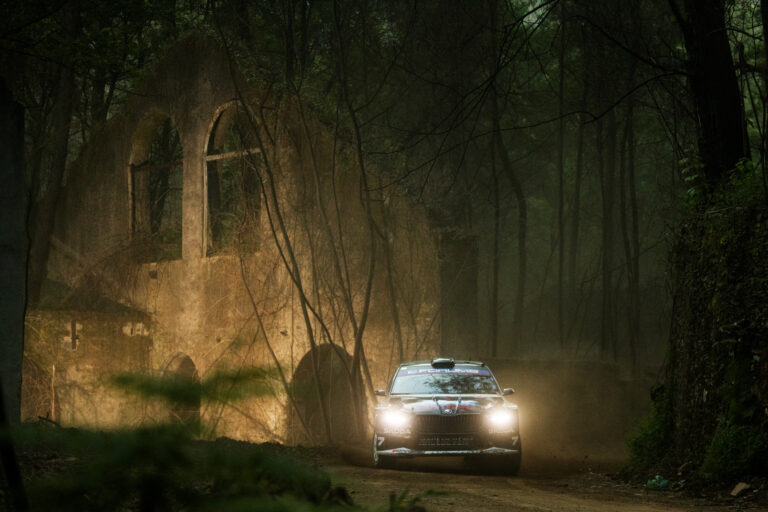 A Finn Rally központi városában nagy rendezvény keretében nősül a Portugál Rally dobogósa