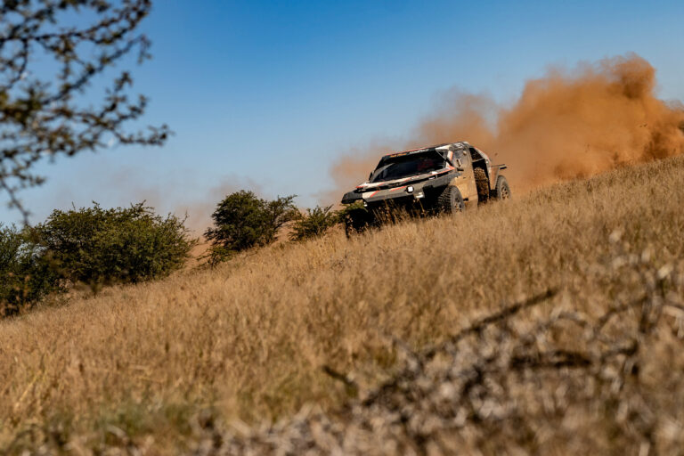 Al-Attiyah, Loeb és Sainz is büntetést kapott Dél-Afrikában