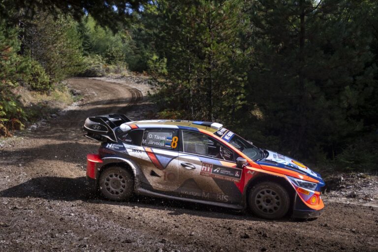 Tanak nehéz versenyre számít a görög hőségben