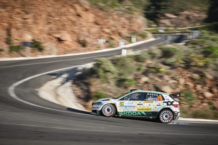 WRC2-es sztárok és három magyar páros is indul a Róma Rallyn