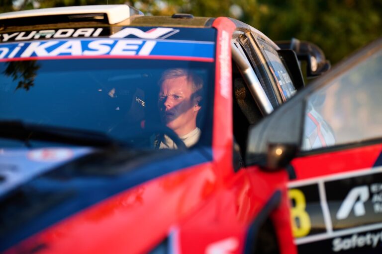 Tanak sorban nyeri a szakaszokat, Neuville sorban szerzi a defekteket az Akropolisz Rallyn