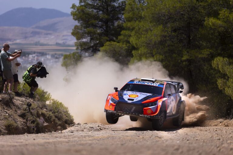 Tanakot is elérte a probléma, de így is nyerte az Akropolisz Rallyt