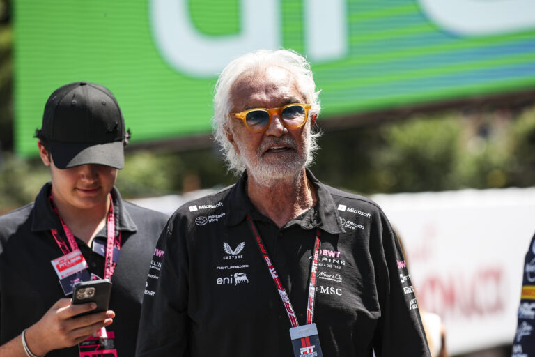 Hiába tiltották el csalásért egy életre, továbbra is tagad a korábbi F1-es csapatfőnök