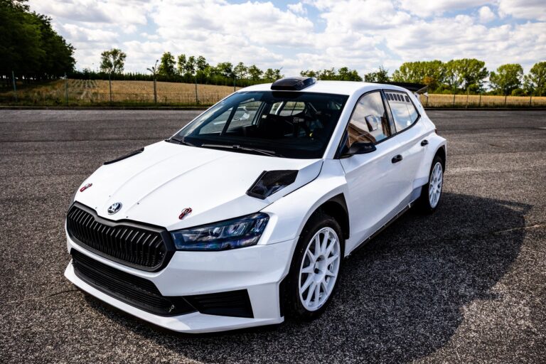 A kétszeres magyar bajnok saját autóval tervezi a visszatérést