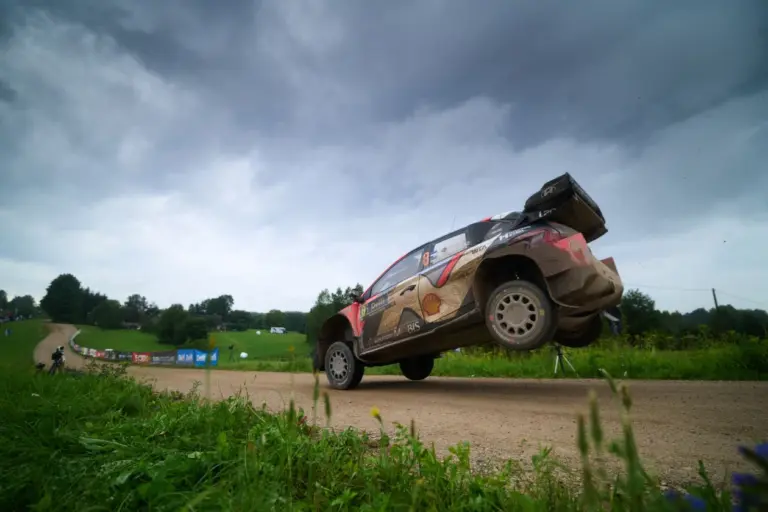 Tanak megismételné 2019-es eredményét a Finn Rallyn