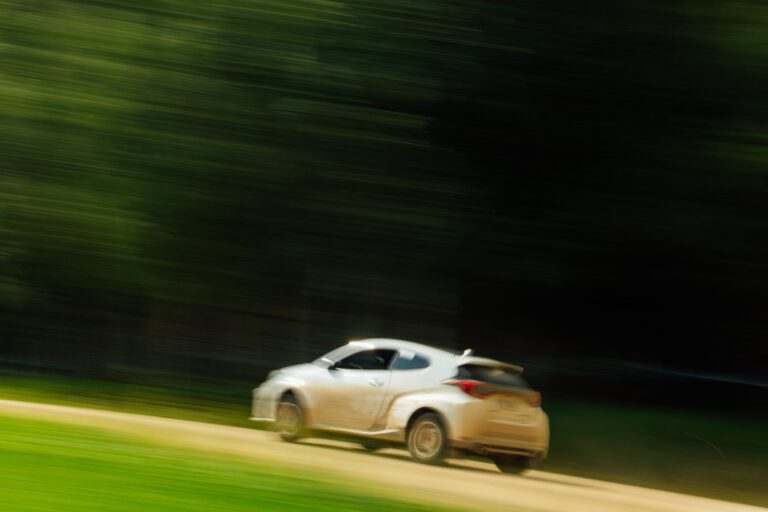 Négyszázezer forintos büntetést is kiosztottak az Észt Rallyn