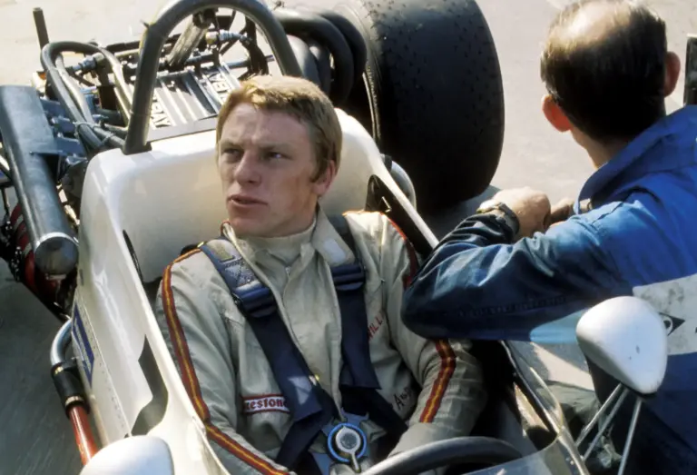 „Láttam, hogy él, hallottam, hogy kiabál” – elkerülhető lett volna az F1-es pilóta halála