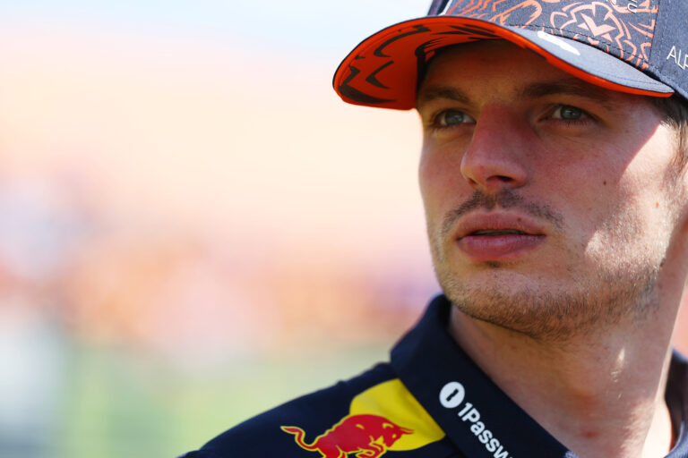 Versenynaptárt módosíthatnak Max Verstappen miatt