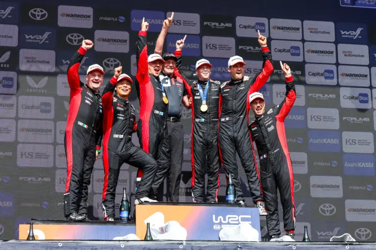 A Toyota nagyfőnöke gratulált csapata nem mindennap látható sikeréhez