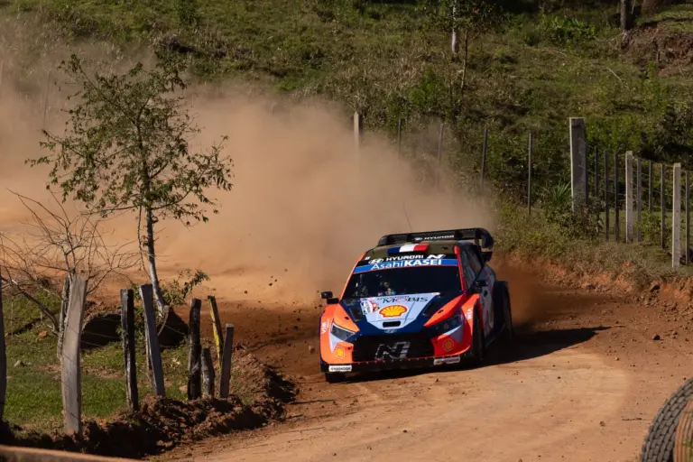 A Toyota két szakaszt is nyert, mégis a Hyundai vezet Paraguayban, elléptek az élen állók az üldözőktől