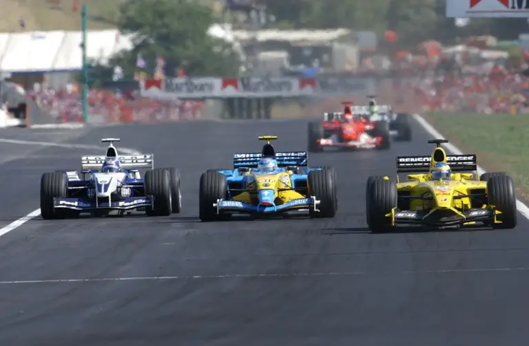 Hatalmas baleset után magyar sporttörténelmi pillanat a Hungaroringen