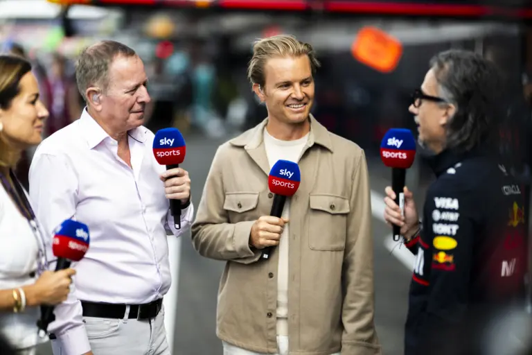 Újabb F1-es világbajnok állása kerülhet veszélybe, mert magára haragította a Red Bullt?