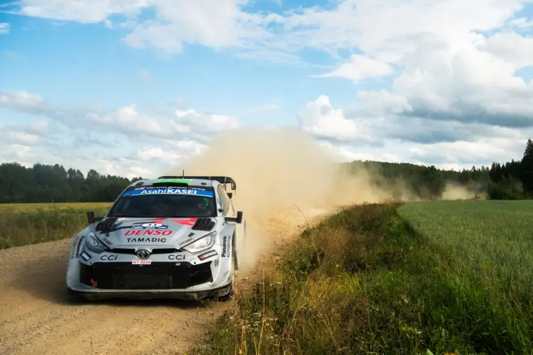 Evans kezdte a legjobban az Ouninpohja-napot a Finn Rallyn