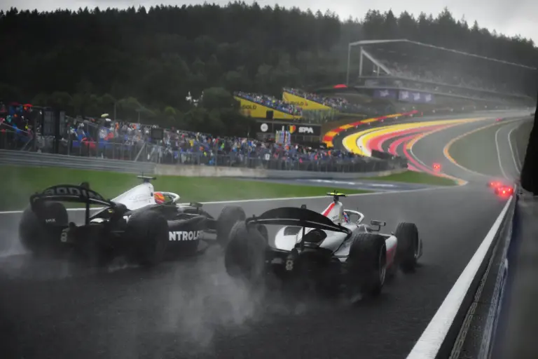 Sztárversenyző érkezhet jövőre az F2-be, talán csak a visszalépéssel érné el a célját