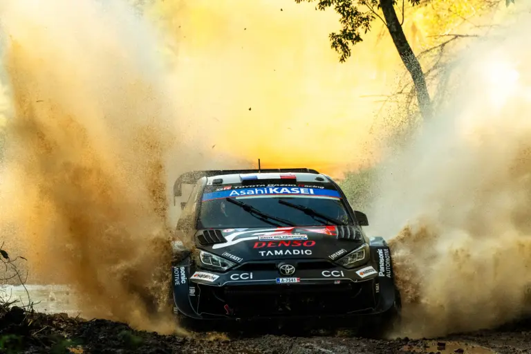 Volt még fordulat Paraguayban, kettős Toyota siker az új WRC-futamon