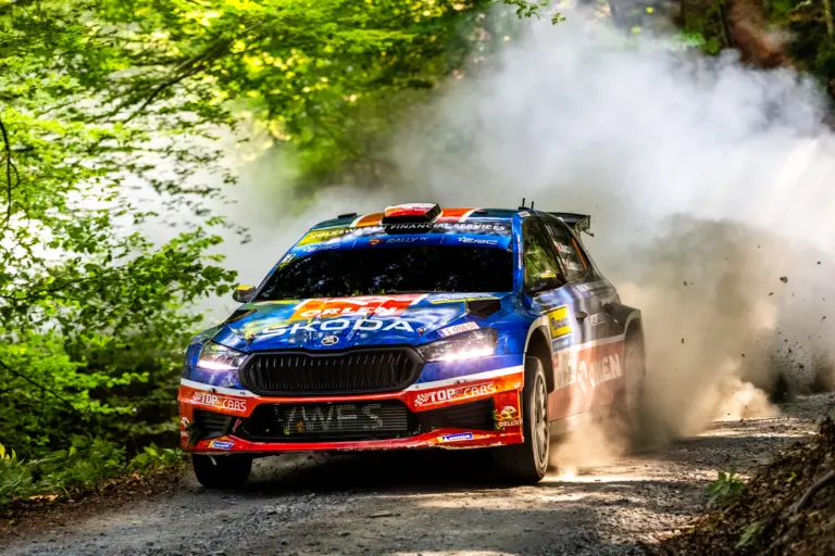 Az Eb-éllovas kezdett a legjobban szombat délután, Kopecky növelte előnyét a Barum Rallyn