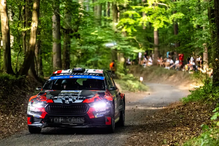 12 magyar páros indul a horvát Mitropa Kupa-futamon