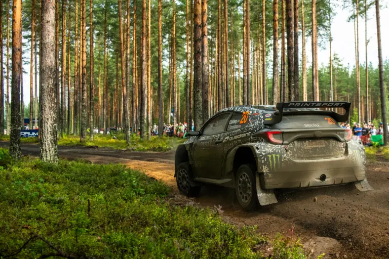 Solberg észtországi győzelme tette tönkre a WRC2-es visszatérését