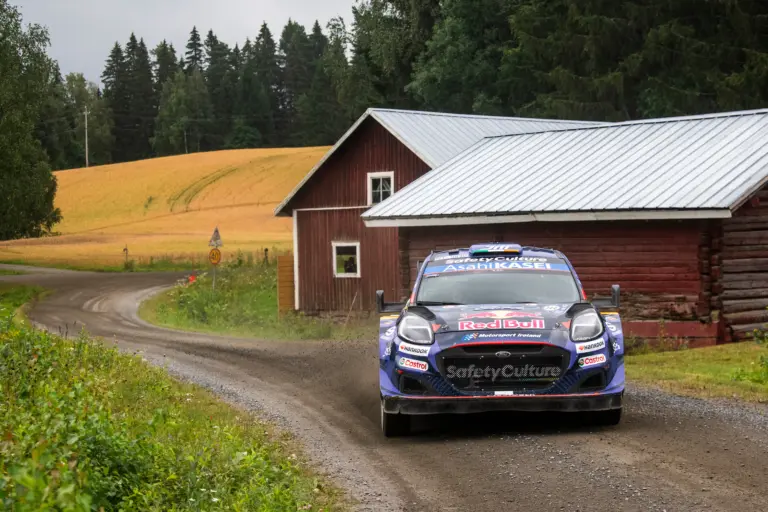 Még ha az a kívülállóknak nem is tűnik fel, az M-Sport látja versenyzőik fejlődését