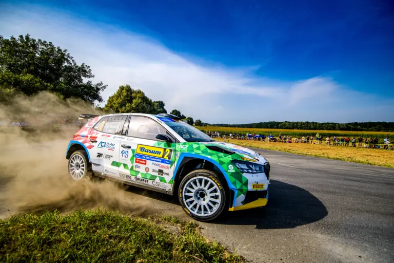 Mabellini két perc büntetéssel kezdi a Ceredigion Rallyt