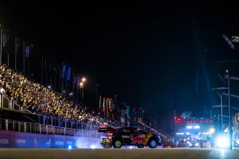 Nem sokon múlt, hogy tragédia miatt már a rajtceremónián véget érjen a Paraguay Rally