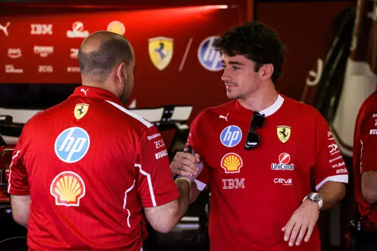 Rossz hírrel szolgált Leclerc a Ferrari drukkereinek