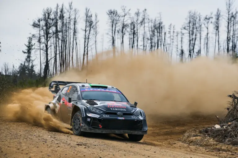 Evans és a Toyoták száguldottak az élre a chilei saras pályákon szombat délelőtt
