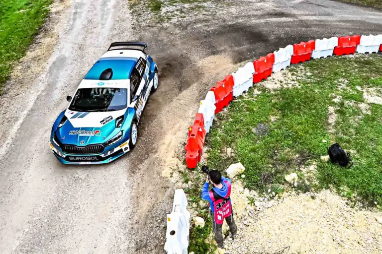 Német szoros csatában vezet a Győr Rallyn szombat este, Rimár nyerte a Rally2 első versenyét
