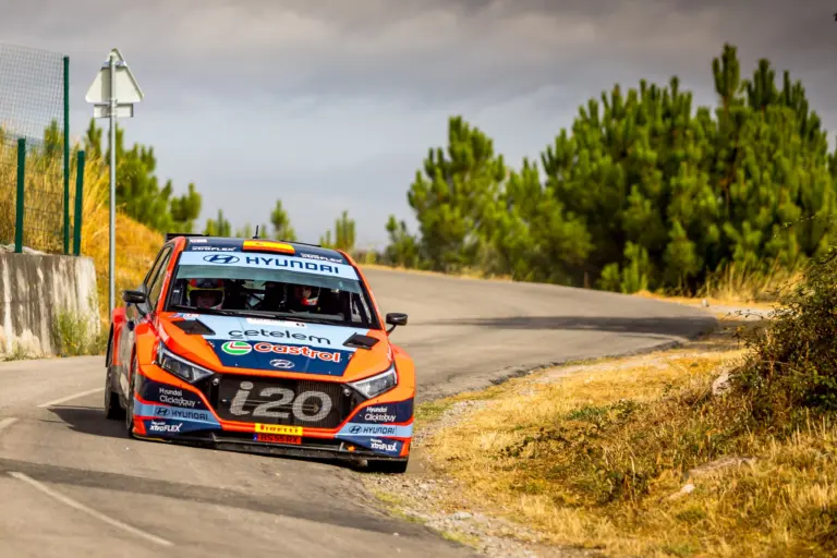 A riválisok kihasználták Meeke kiesését a portugál bajnokságban