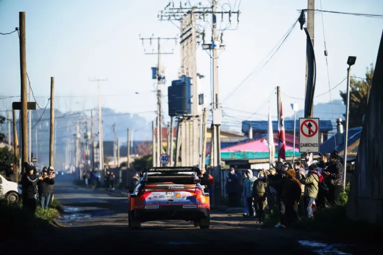 A rendőrök és szervezők engedték be a szakaszra – állítja a Chilében gyorsaságira hajtó civil autós