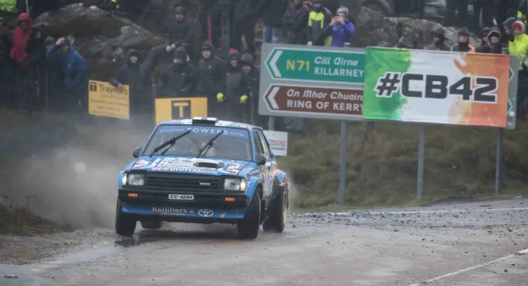 Kalle Rovanperä Toyota Starlettel indul a Rallylegenden