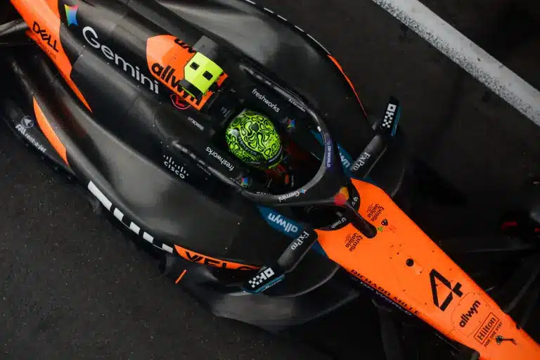 Verstappen McLaren-szendvicsben, változtak az erőviszonyok a bakui utolsó edzésen