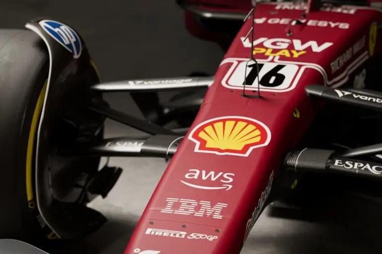 A Ferrari megidézi Lauda első világbajnoki autóját az Olasz Nagydíjon (képek)