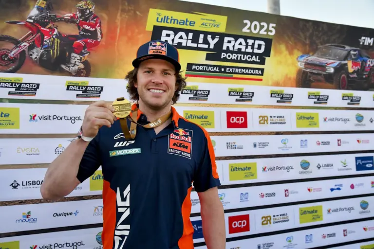 Moraes nyert az autósok között, Sanders már világbajnok a motorosoknál