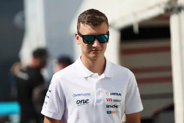 Visszakapott dobogós helyezés adhat új lendületet Molnár Martin bajnoki reményeinek a brit F4-ben