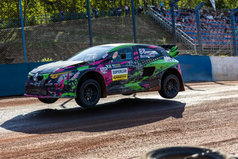 Kárai Tamás nyerte a Rallycross OB ötödik futamát, Trepák Andor először lett bajnok