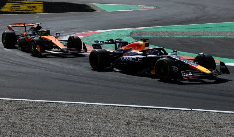 Verstappen nyert Monzában, Piastrinak el kellett engednie Norrist a McLaren csapatutasítása után