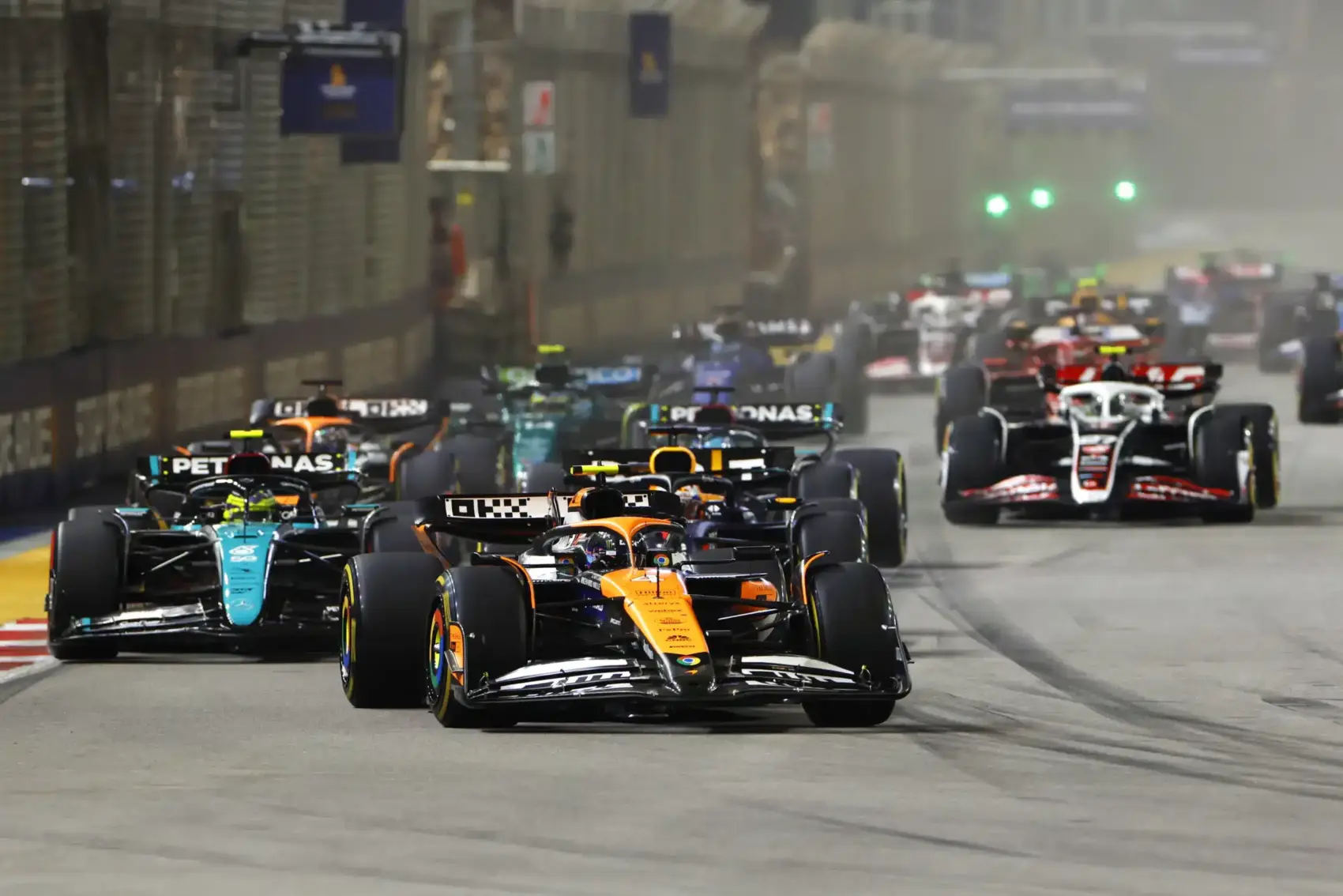 Forma-1, Lando Norris, McLaren, Fernando Alonso, Aston Martin, Szingapúri Nagydíj 2024, futam