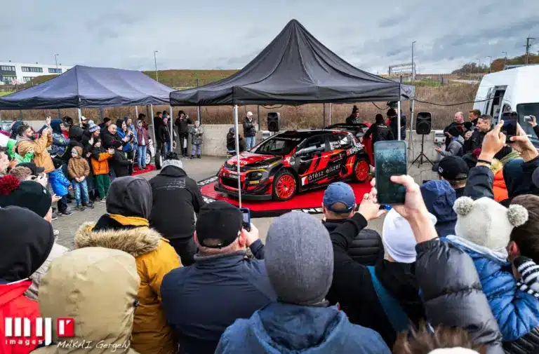 Nyílt nap keretén belül ismerhették meg a szurkolók a TBR Racinget és autóikat