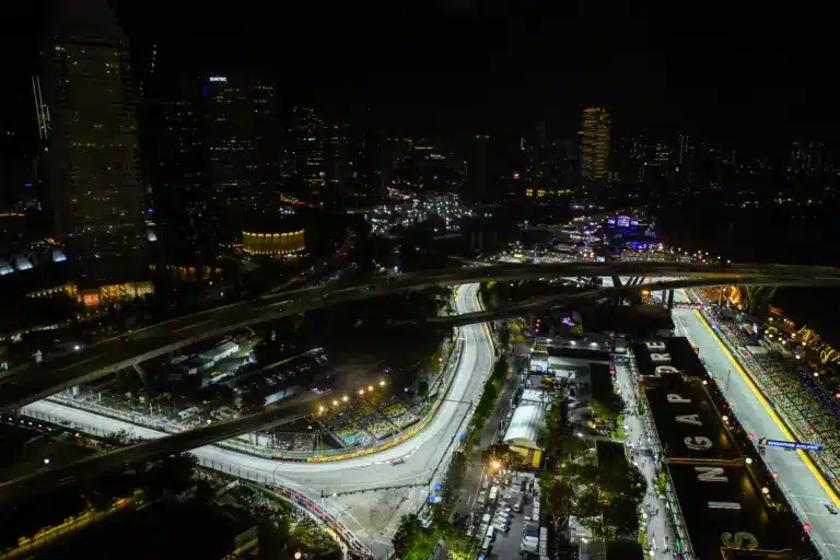 Börtönbe kerülhet egy fiatal férfi, miután jegy nélkül lépett be a pályára a szingapúri F1-es hétvégén