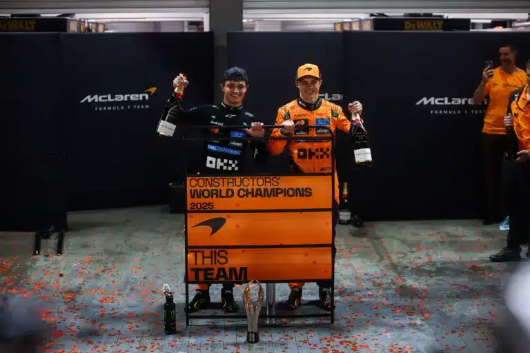 A McLaren-csapattagok kellemetlen helyzetbe hozták Piastrit