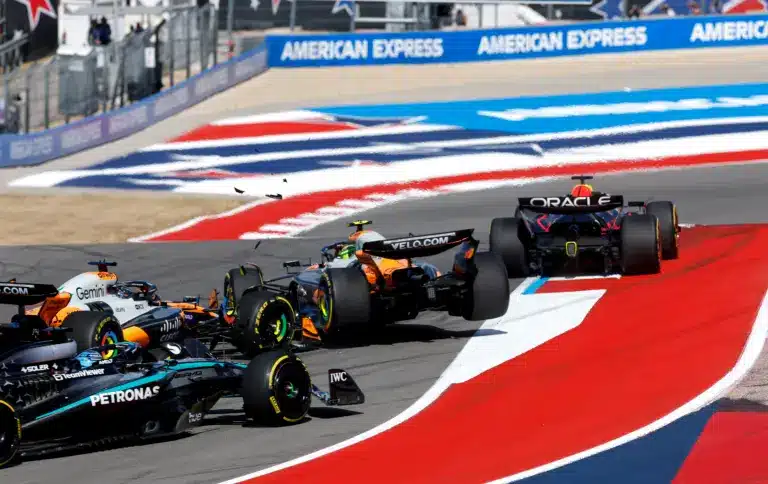 A McLaren először mást hibáztatott pilótáik ütközése miatt, de Zak Brown később meggondolta magát