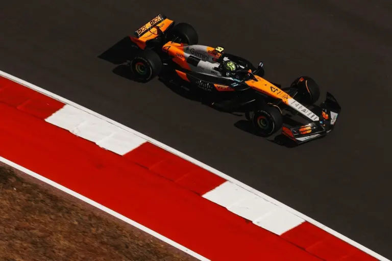 Egy Sauber rondított bele a McLaren idilli kezdésébe az USA Nagydíjon