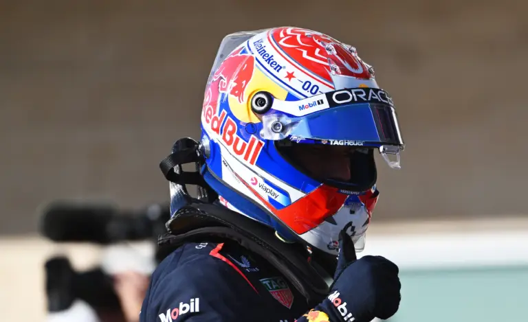 Verstappen folytatta McLaren-verő formáját, de egy Sauber is nagyot ment a sprint időmérőjén