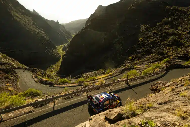 A WRC gyártói már javában tesztelnek versenyzőikkel az aszfaltos versenyekre