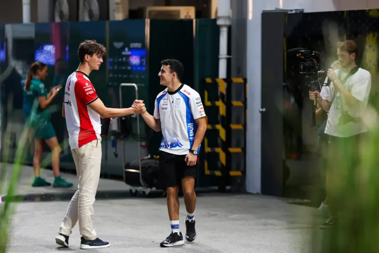 „Nem tűnnek helyesnek” – nem mindig tesz eleget csapata kérésének az F1-es újonc