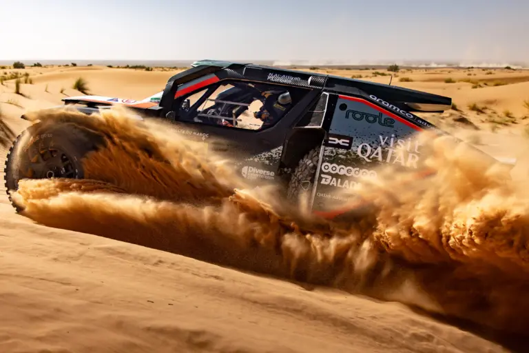 Al-Attiyah összeveszett navigátorával Marokkóban, ezért nem állt meg a szakasz végén?