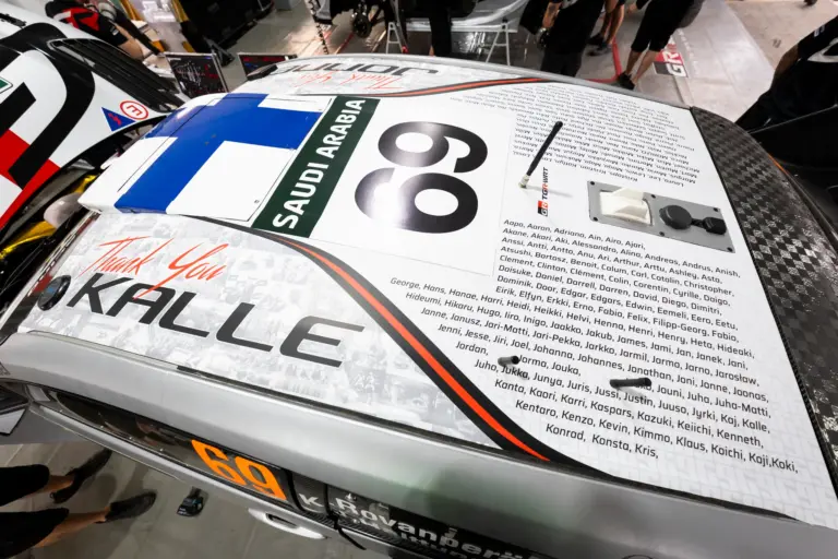 Sesks vezet, Rovanpera bajba került csütörtök reggel Szaúd-Arábiában