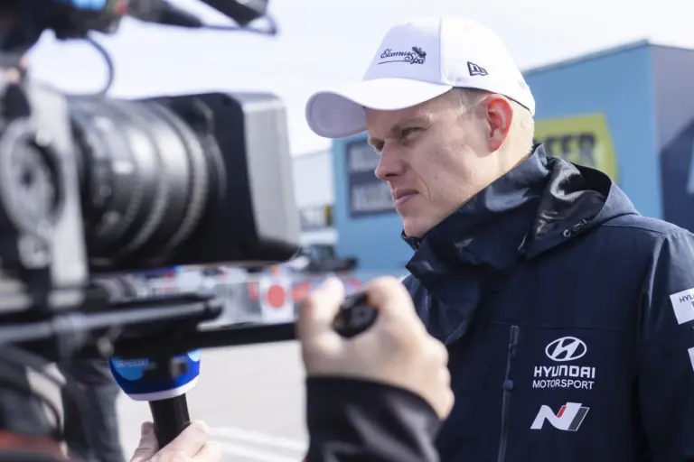 Tanak már tudja hol fog vezetni 2026-ban, a Hyundai szerint nehéz az észt világbajnokkal tárgyalni